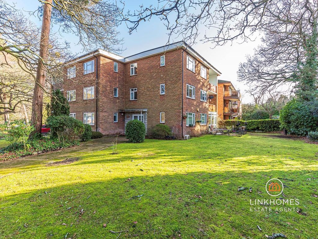 2 bed flat for sale in Branksome Wood Road, Poole BH12, £250,000
