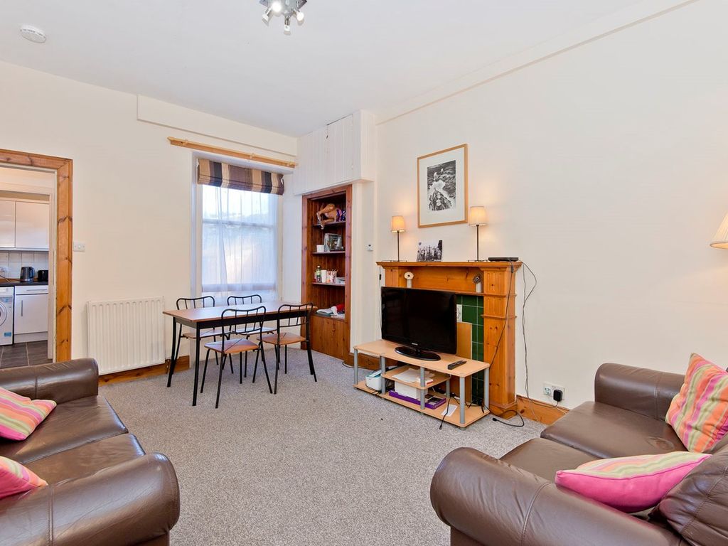 3 bed flat for sale in Lade Braes, St Andrews KY16, £525,000