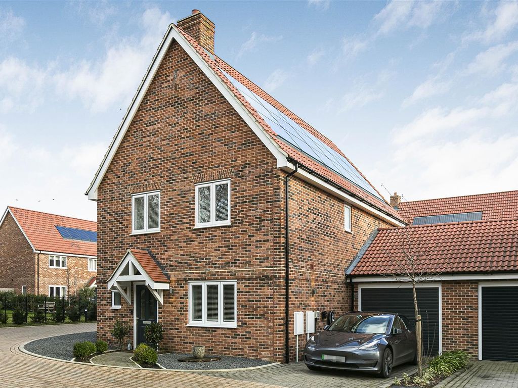 4 bed link-detached house for sale in Webb Close, Hardwick, Cambridge CB23, £595,000