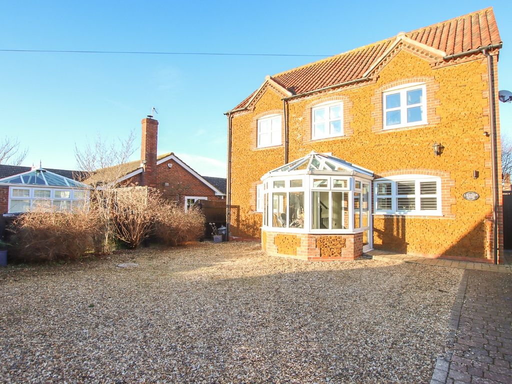 4 bed detached house for sale in Collins Lane, Heacham, King's Lynn PE31, £599,000