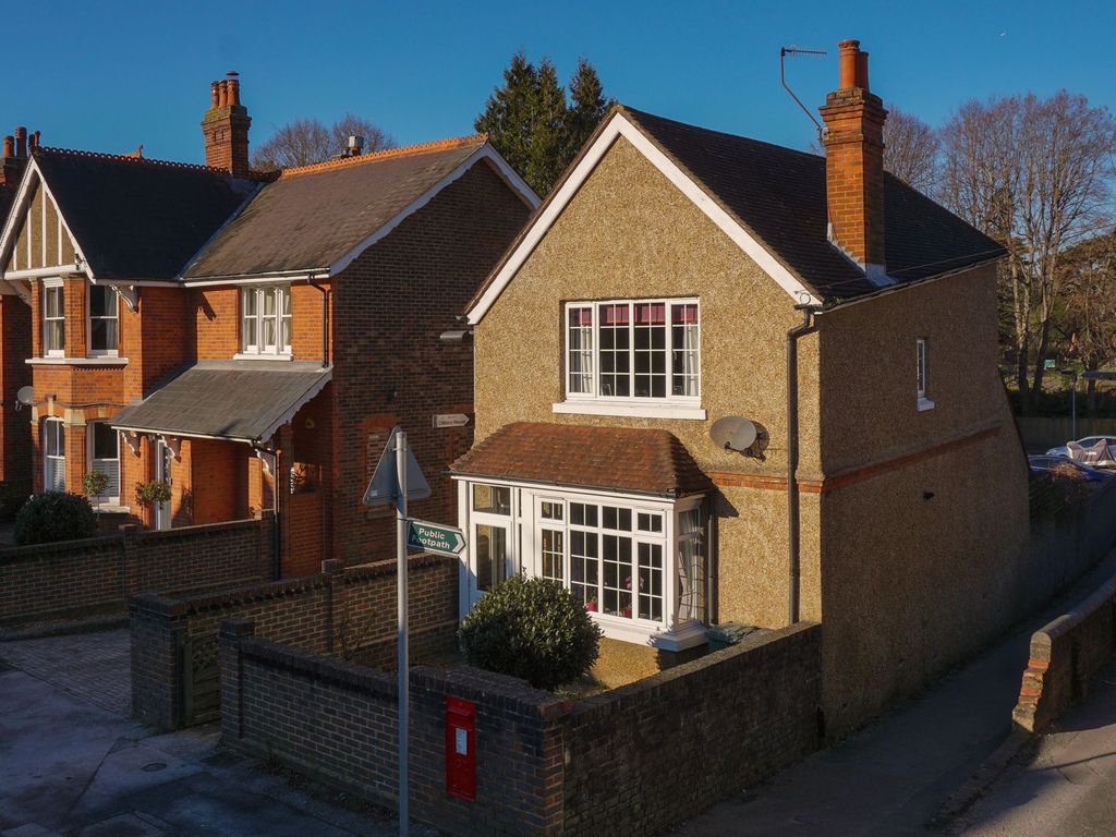 2 bed detached house for sale in Blackborough Road, Reigate RH2, £625,000