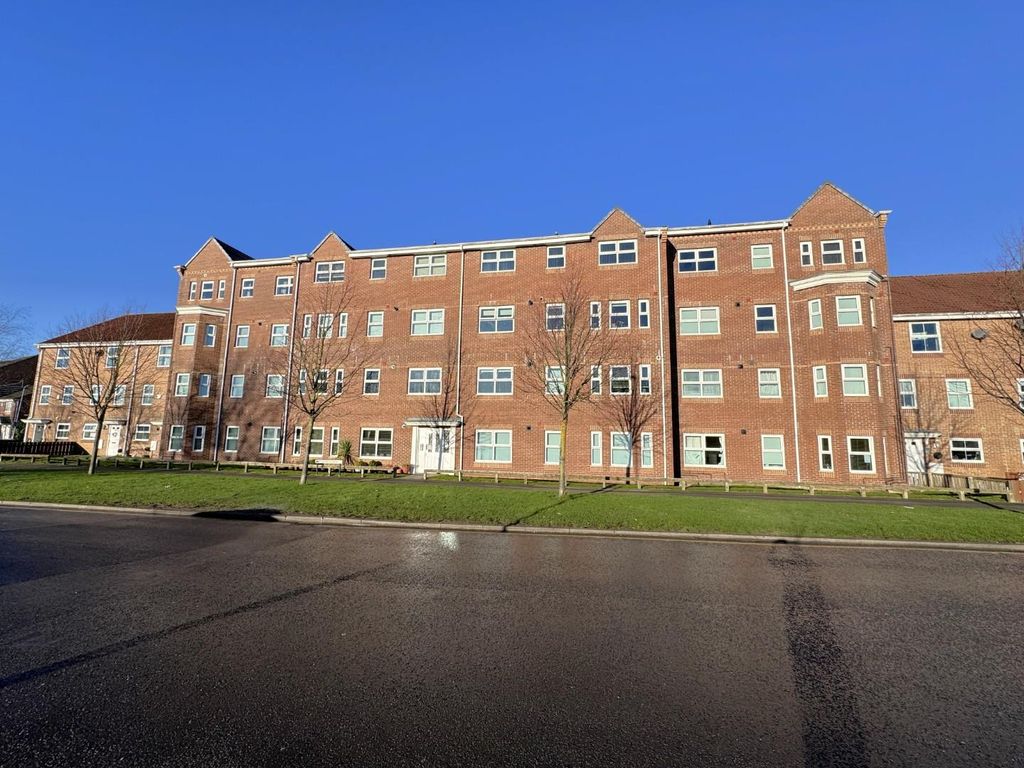2 bed flat for sale in Master Road, Thornaby, Stockton-On-Tees TS17, £67,500