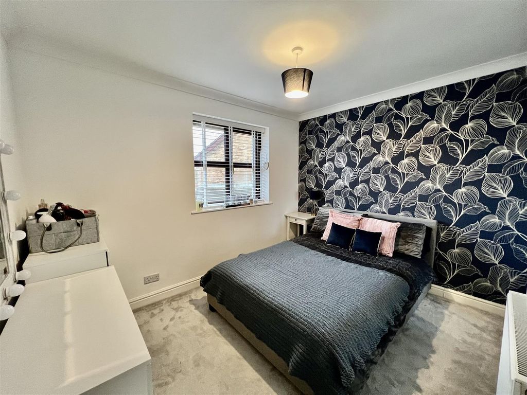 3 bed detached house for sale in Llys Y Deri, Hopkinstown, Ammanford SA18, £340,000