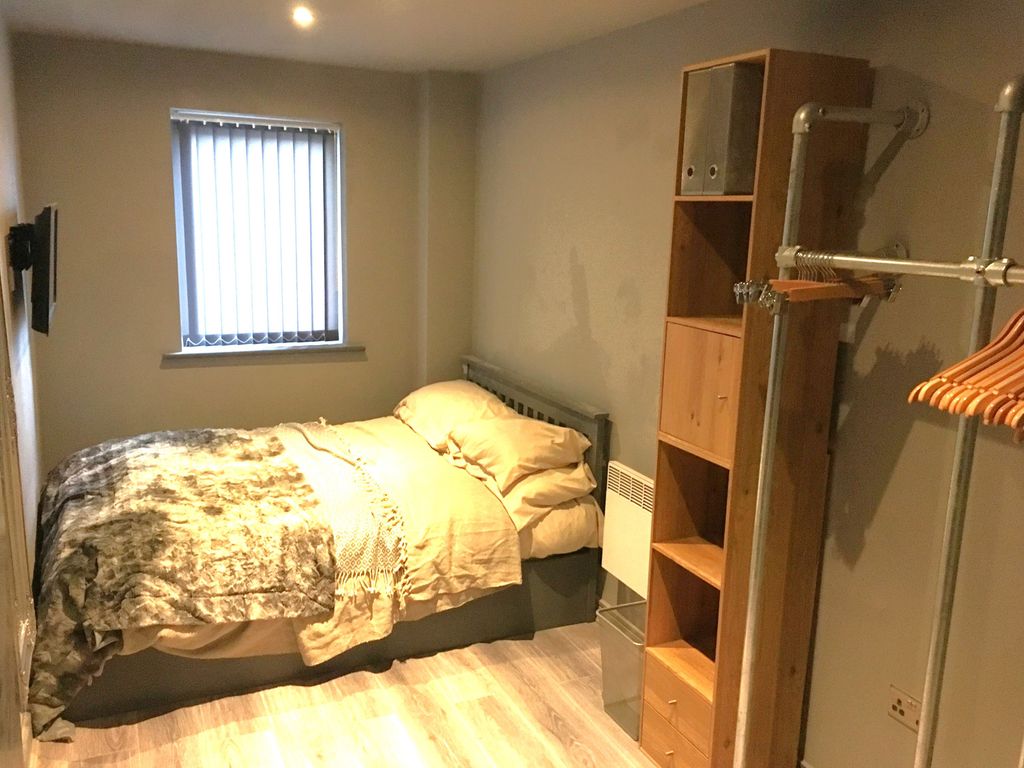 3 bed flat to rent in Red Bank, Manchester M4, £1,500 pcm
