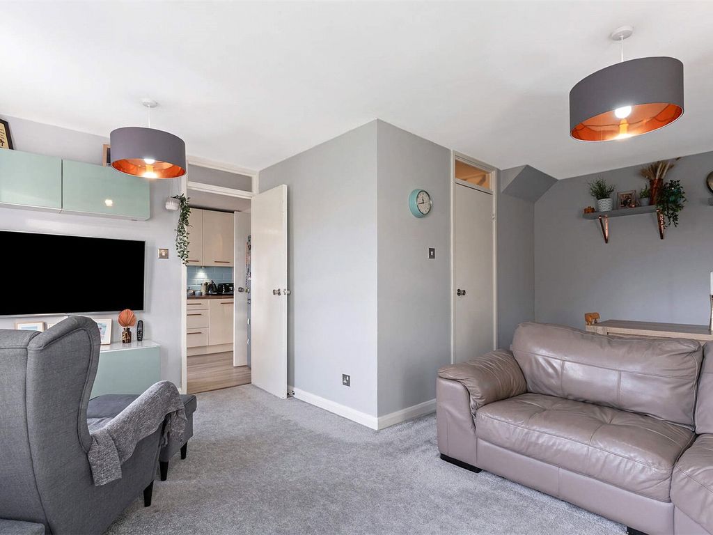 3 bed semi-detached house for sale in Ben Nevis Way, Cumbernauld, Glasgow, North Lanarkshire G68, £145,000
