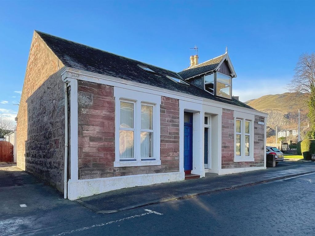 3 bed semi-detached house for sale in 54 Hill Street, Tillicoultry FK13, £180,000