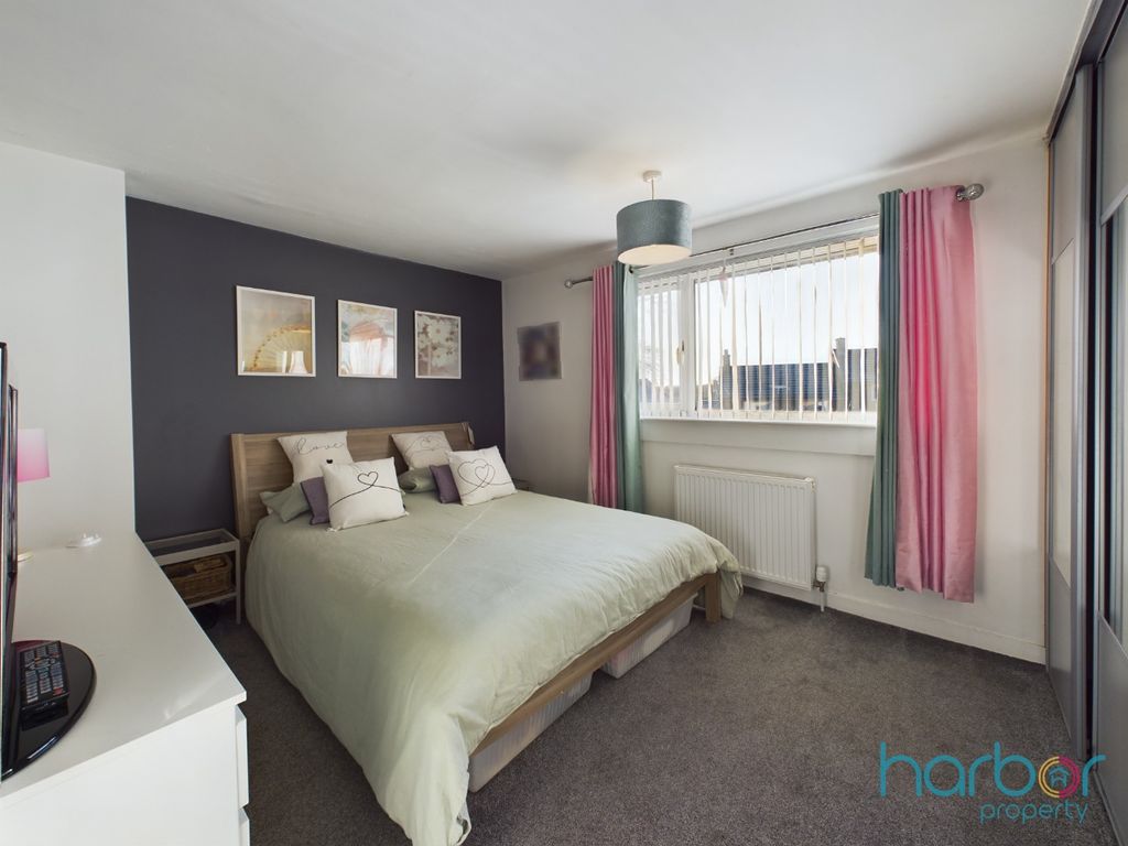 3 bed terraced house for sale in Blackbraes Road, East Kilbride, South Lanarkshire G74, £155,000