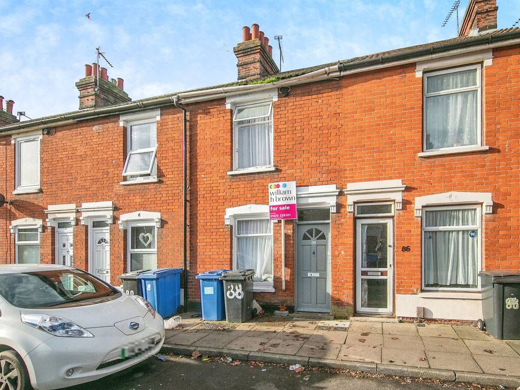 3 bed terraced house for sale in Surrey Road, Ipswich IP1, £135,000