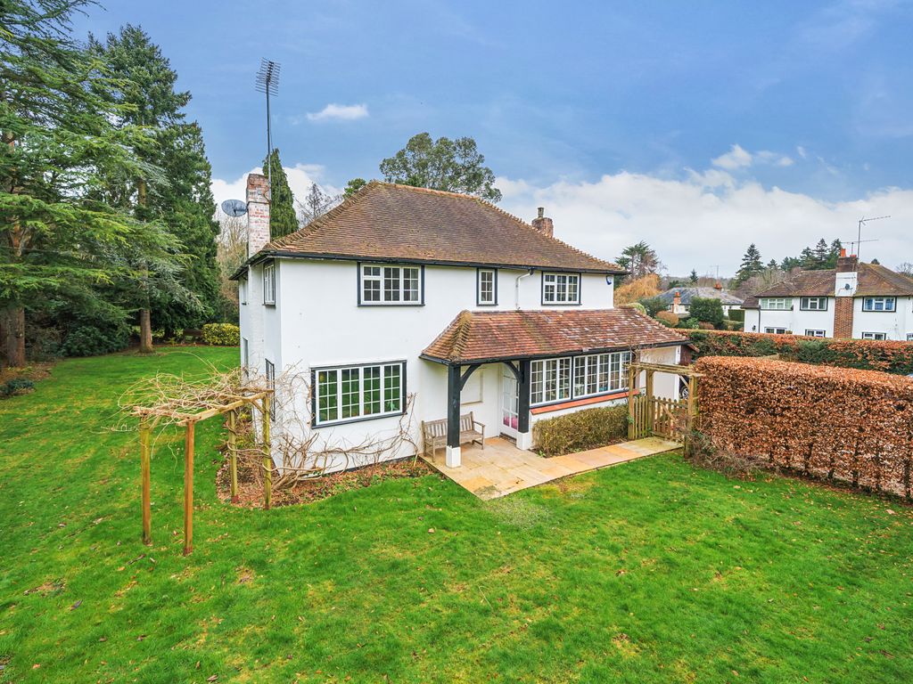 4 bed detached house for sale in Cherry Tree Lane, Heronsgate WD3, £1,550,000