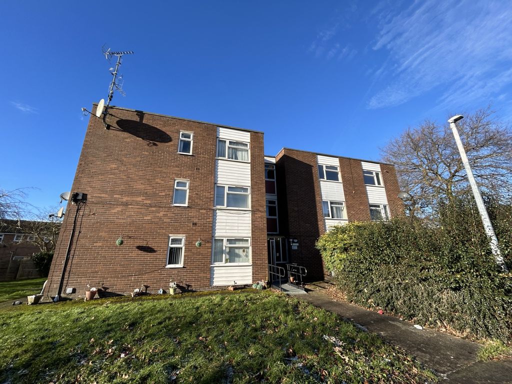 2 bed flat for sale in Overton Way, Acton, Wrexham LL12, £100,000