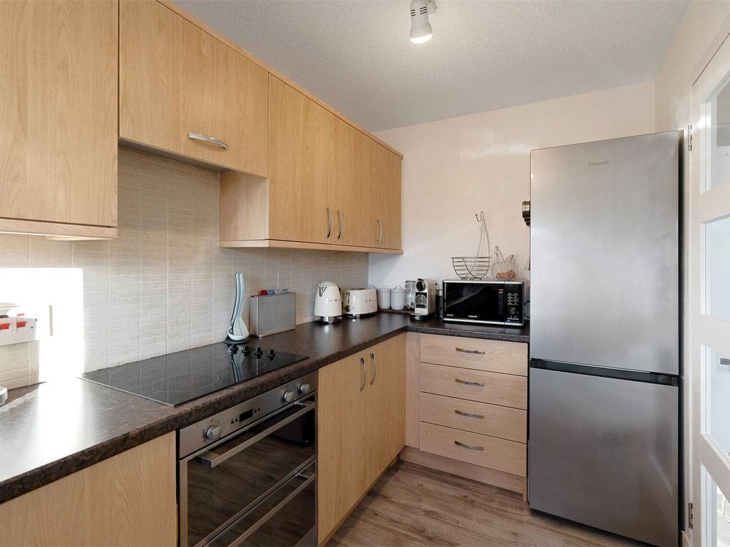 2 bed flat for sale in Maryhill Road, Bearsden, Glasgow, East Dunbartonshire G61, £155,000