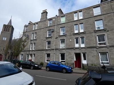 2 bed flat to rent in Park Avenue, Dundee DD4, £488 pcm