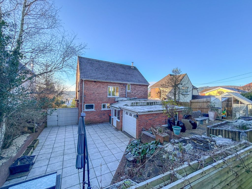 3 bed detached house for sale in Cefn Road, Rogerstone NP10, £400,000