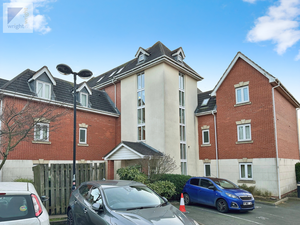 2 bed flat for sale in Southfield Road, Hinckley LE10, £135,000