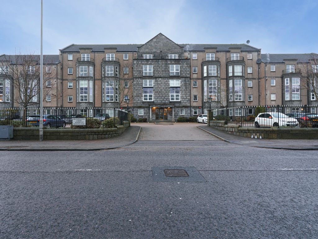 2 bed flat to rent in Ruthrieston Court, Riverside Drive, Aberdeen AB10, £1,000 pcm