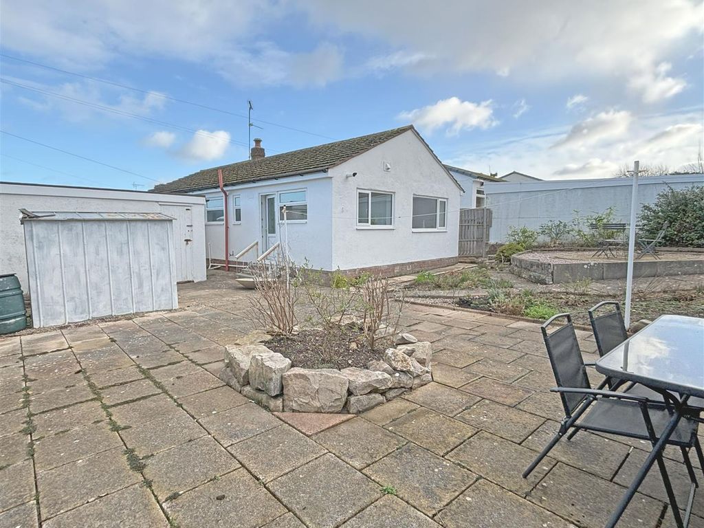 2 bed detached bungalow for sale in Lon Ffawydd, Abergele, Conwy LL22, £250,000