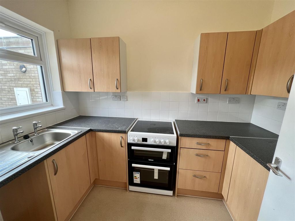 1 bed flat to rent in King Street, Thetford IP24, £800 pcm