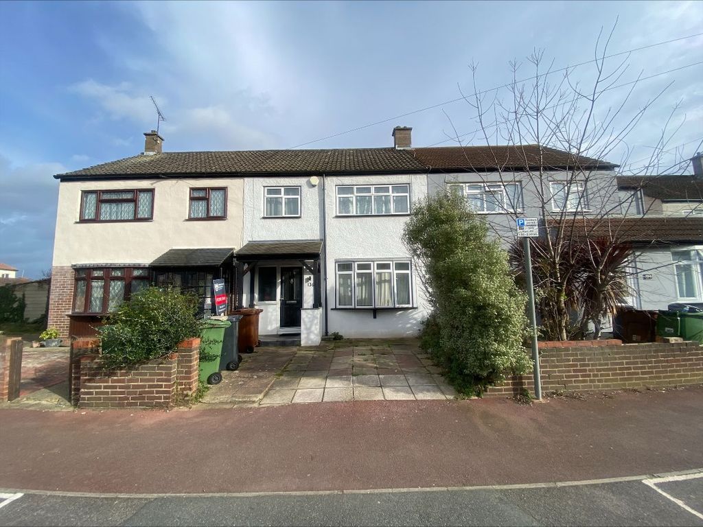 3 bed terraced house for sale in Bradfield Drive, Barking IG11, £425,000