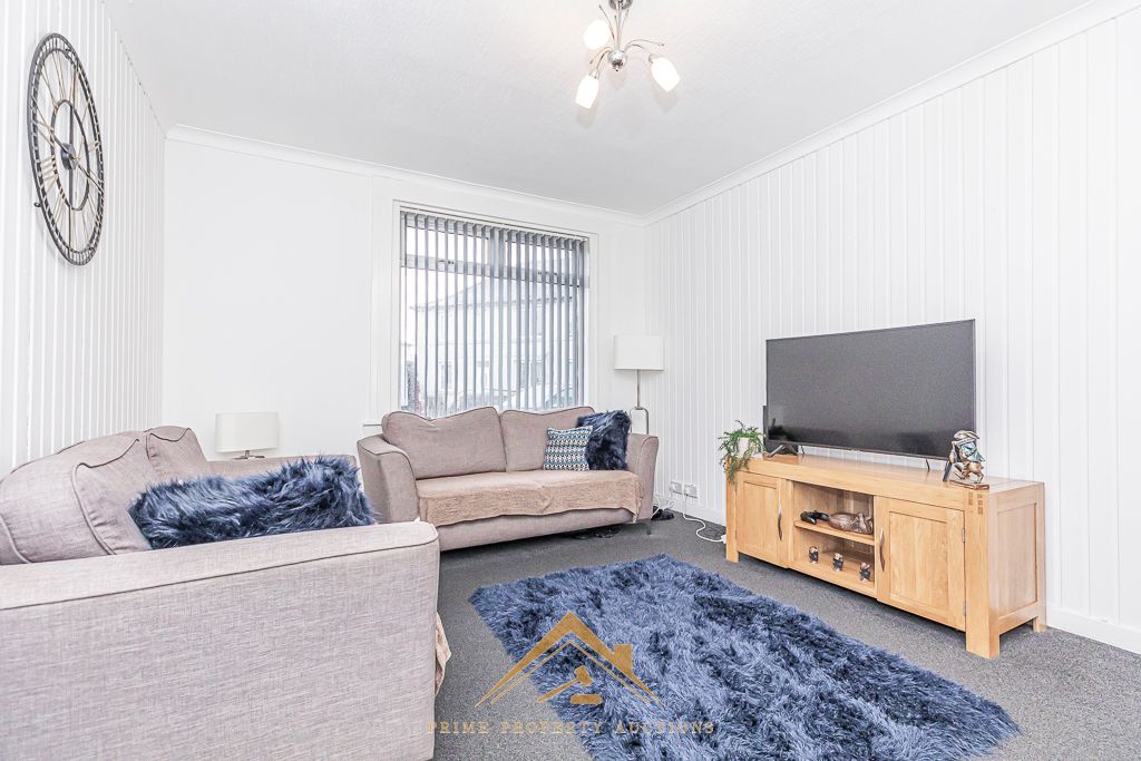 2 bed flat for sale in 12 Kennard Street, Lochgelly KY5, £50,000