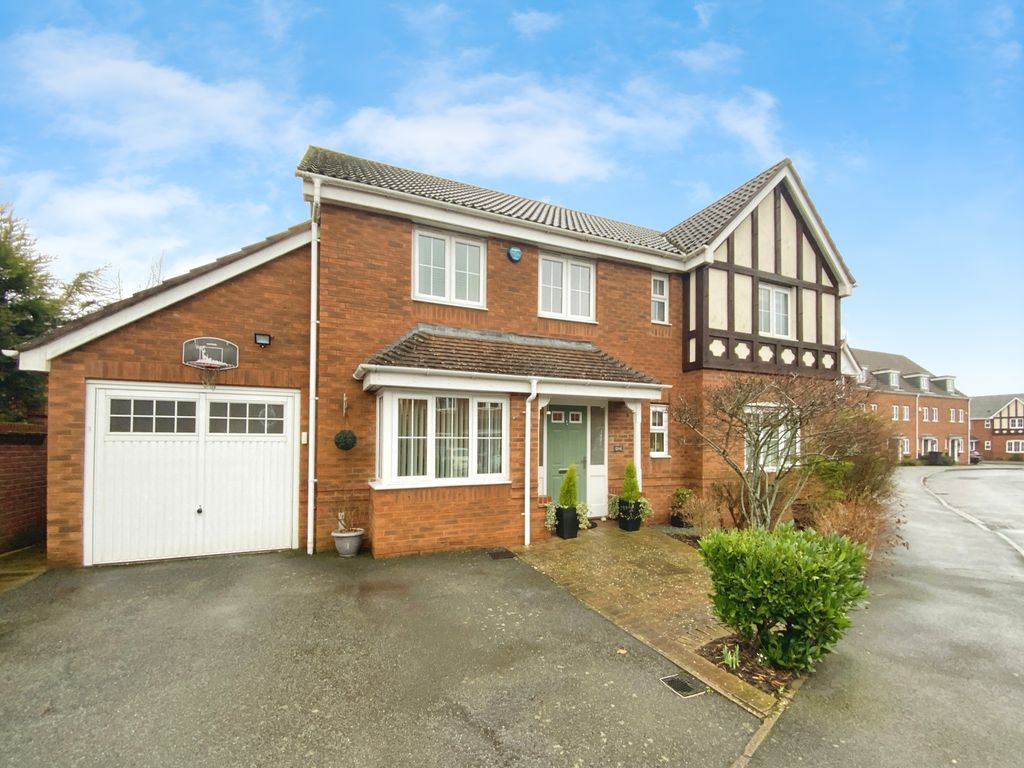4 bed detached house for sale in Yeomans Close, Astwood Bank, Redditch B96, £525,000