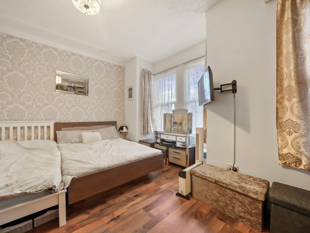 6 bed terraced house for sale in Wyatt Road, London E7, £700,000