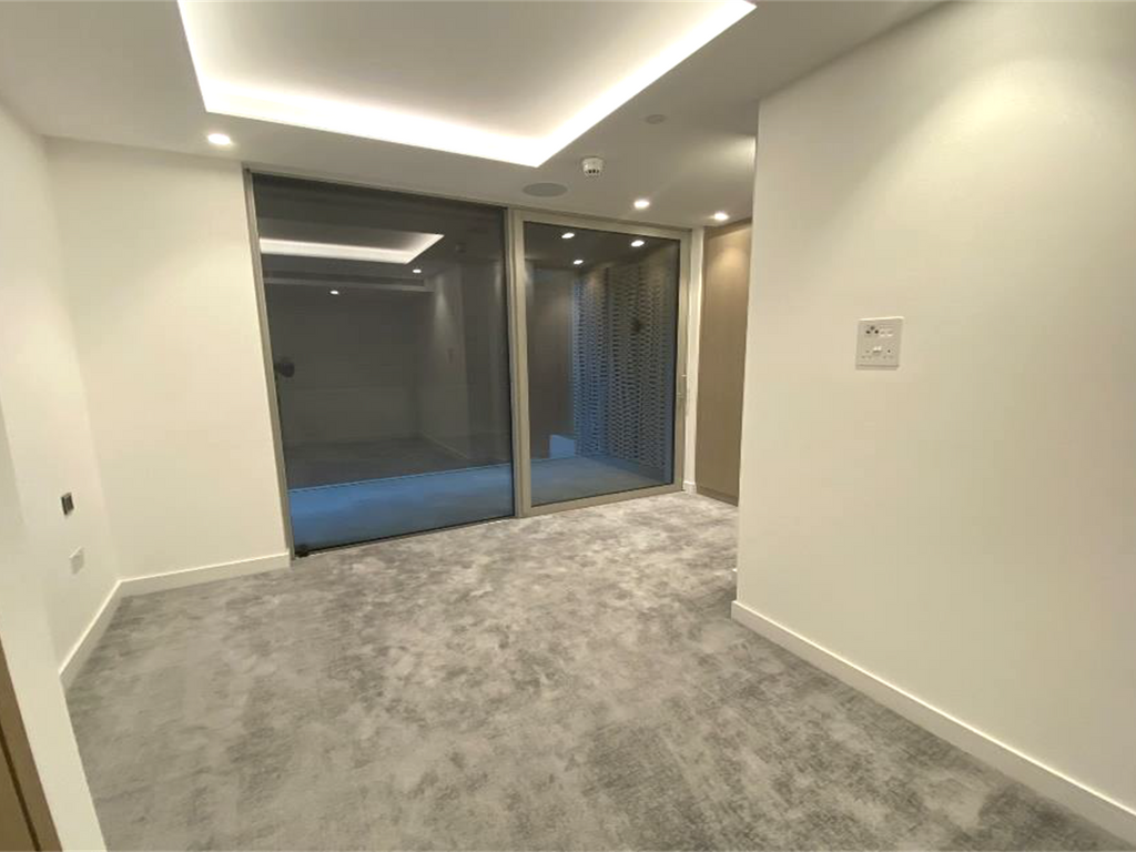 1 bed flat to rent in The Haydon, Minories EC3N, £3,467 pcm