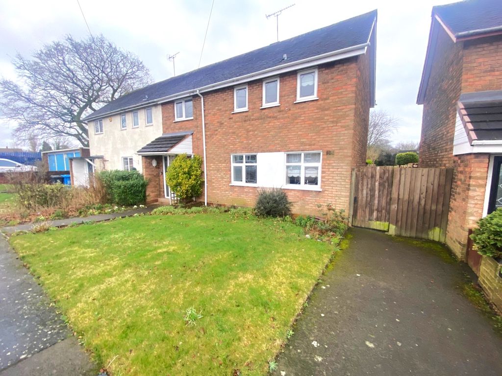 3 bed semi-detached house to rent in Whitgreave Avenue, Featherstone, Wolverhampton WV10, £950 pcm