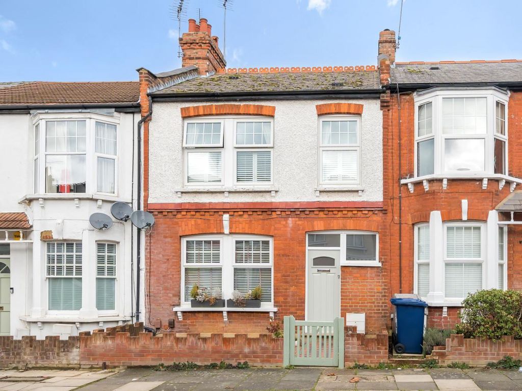 3 bed terraced house for sale in Grange Avenue, London N12, £750,000