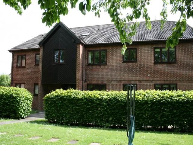 2 bed flat to rent in Dormer Close, Aylesbury HP21, £1,100 pcm
