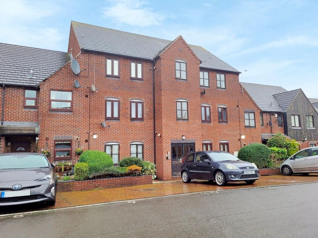 1 bed flat for sale in Millers Wharf, Polesworth, Tamworth B78, £135,000