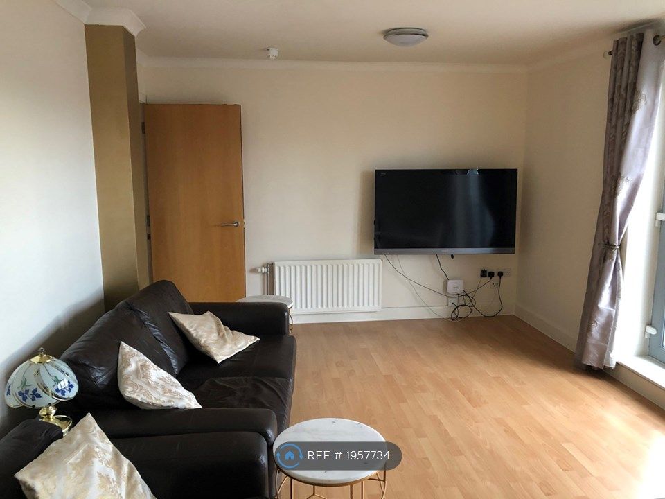 3 bed flat to rent in Bath Street, Glasgow G2, £2,895 pcm