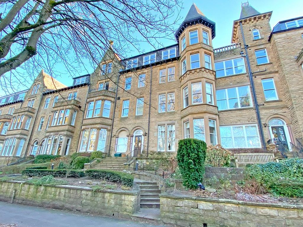 2 bed flat for sale in Valley Drive, Harrogate HG2, £299,500