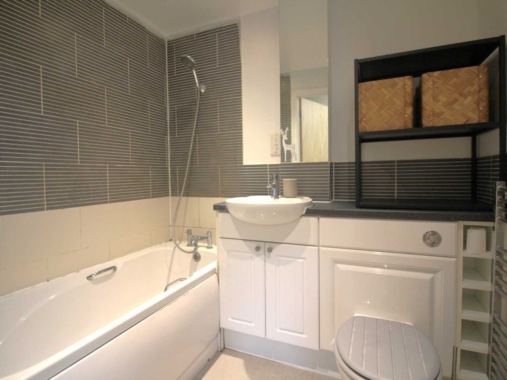 1 bed flat for sale in Harvest Rise, Axbridge BS26, £160,000