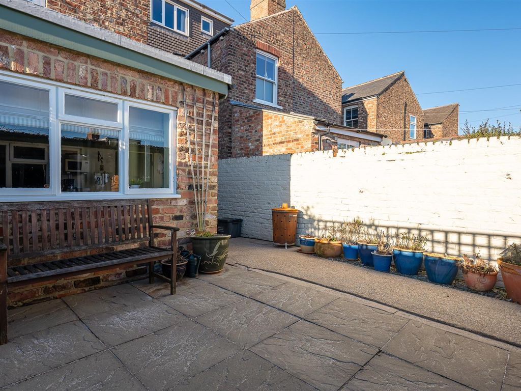 3 bed terraced house for sale in Bishopthorpe Road, York YO23, £550,000