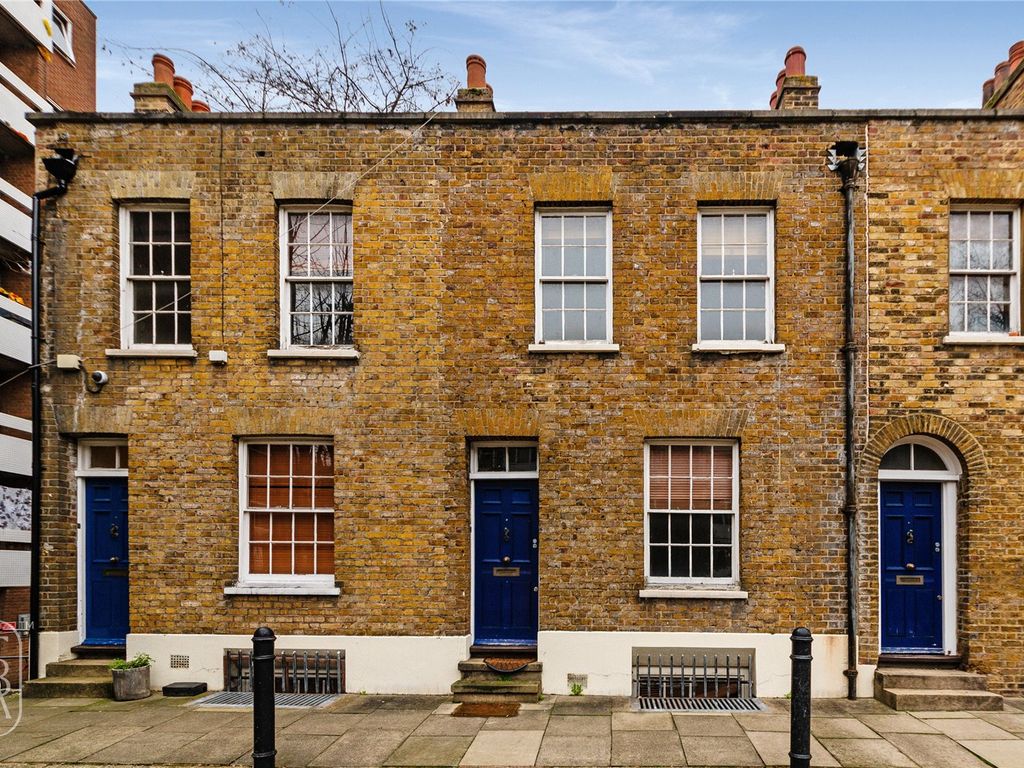 2 bed terraced house for sale in Walden Street, London E1, £725,000