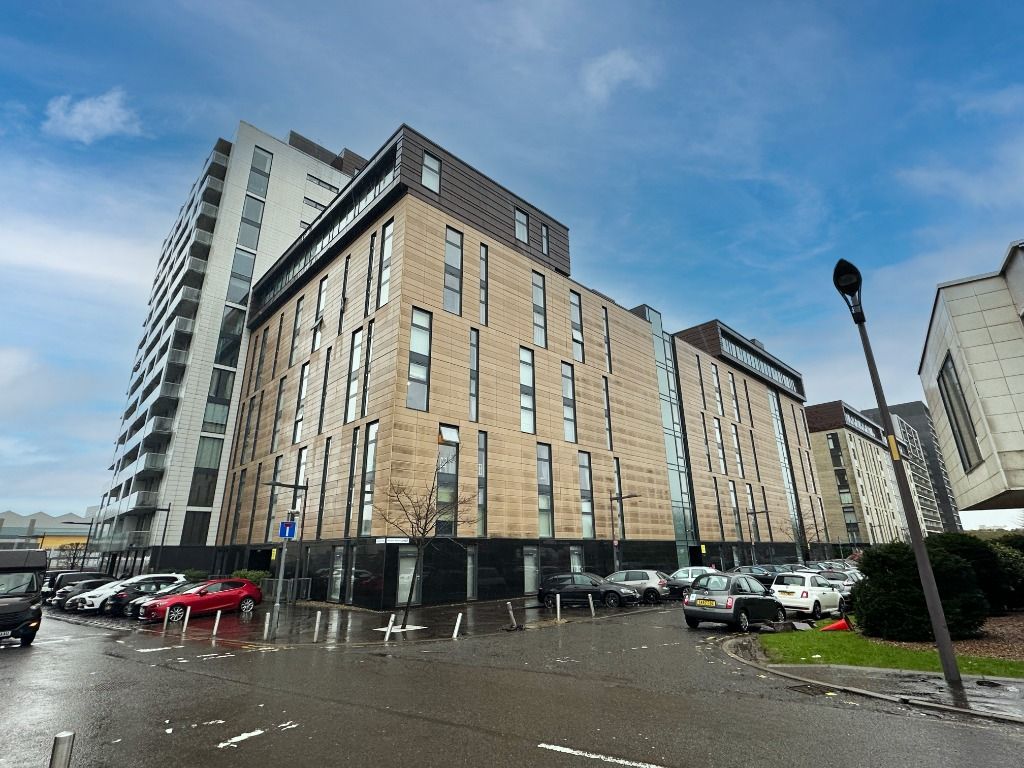 2 bed flat to rent in Castlebank Place, Glasgow Harbour, Glasgow G11, £1,295 pcm