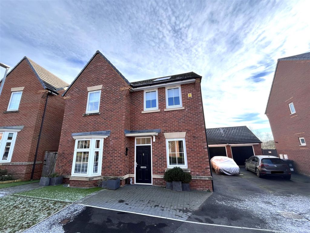 4 bed detached house for sale in Foster Crescent, Silverdale, Newcastle ST5, £339,950