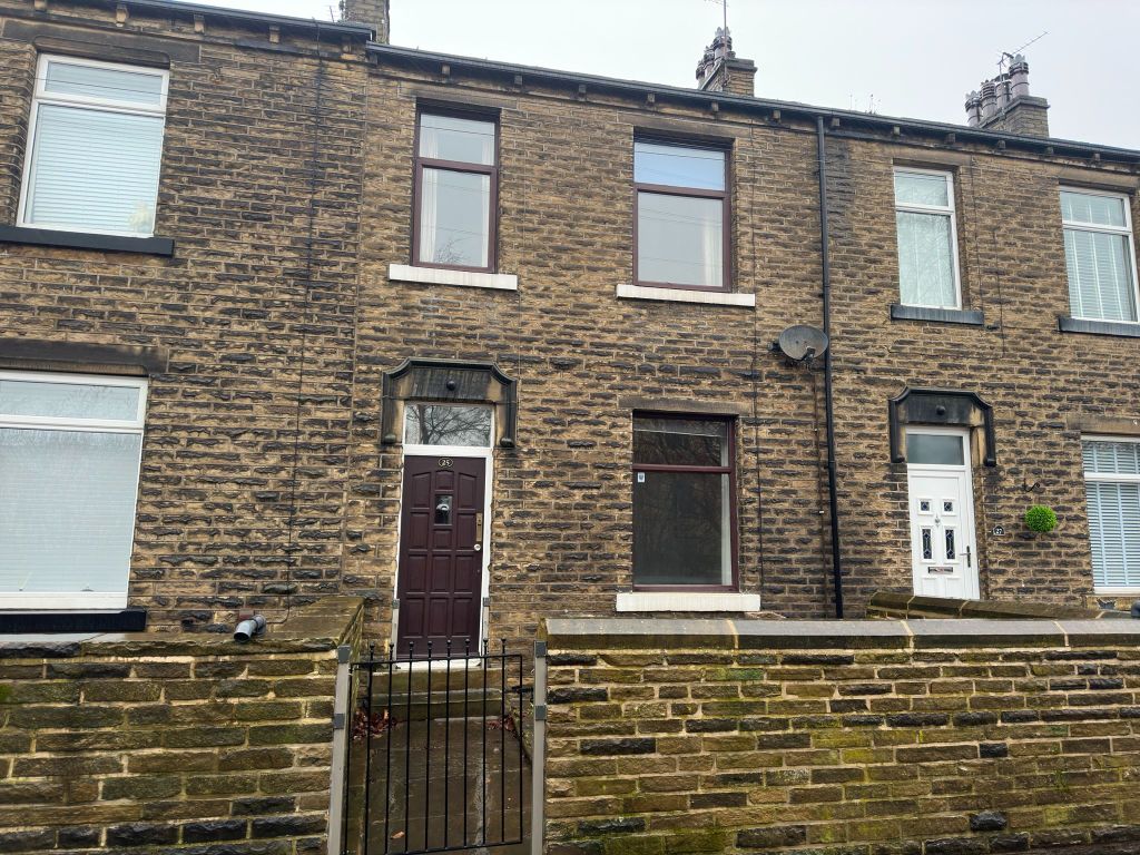 2 bed terraced house for sale in Park Road, Elland HX5, £150,000