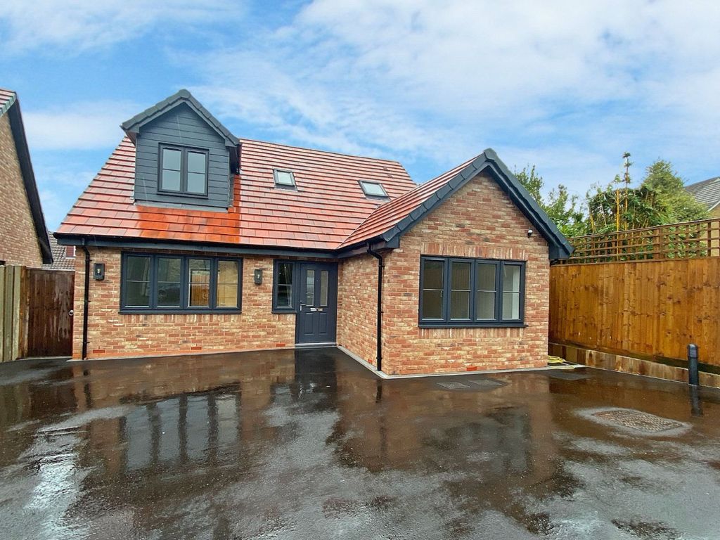 3 bed property for sale in Flitwick, Bedford, Bedfordshire MK45, £550,000