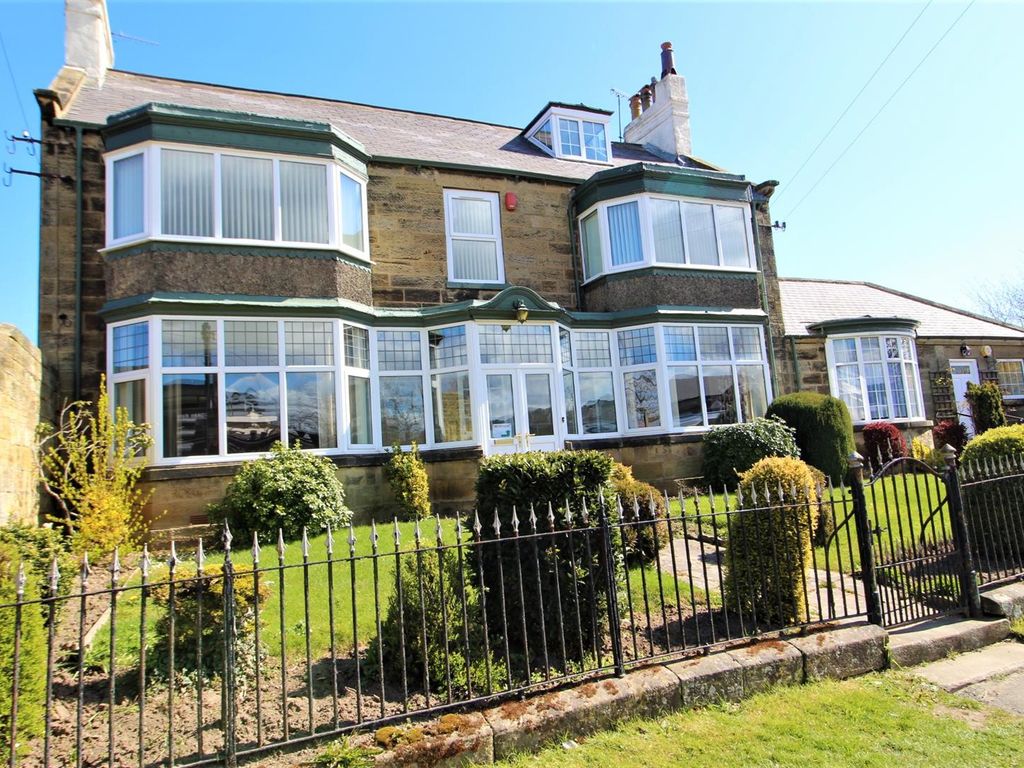 6 bed detached house to rent in Scalby Road, Scarborough YO12, £1,250 pcm