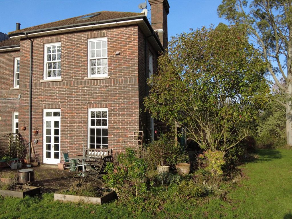 3 bed maisonette for sale in Laughton Lodge, Laughton, Lewes BN8, £700,000