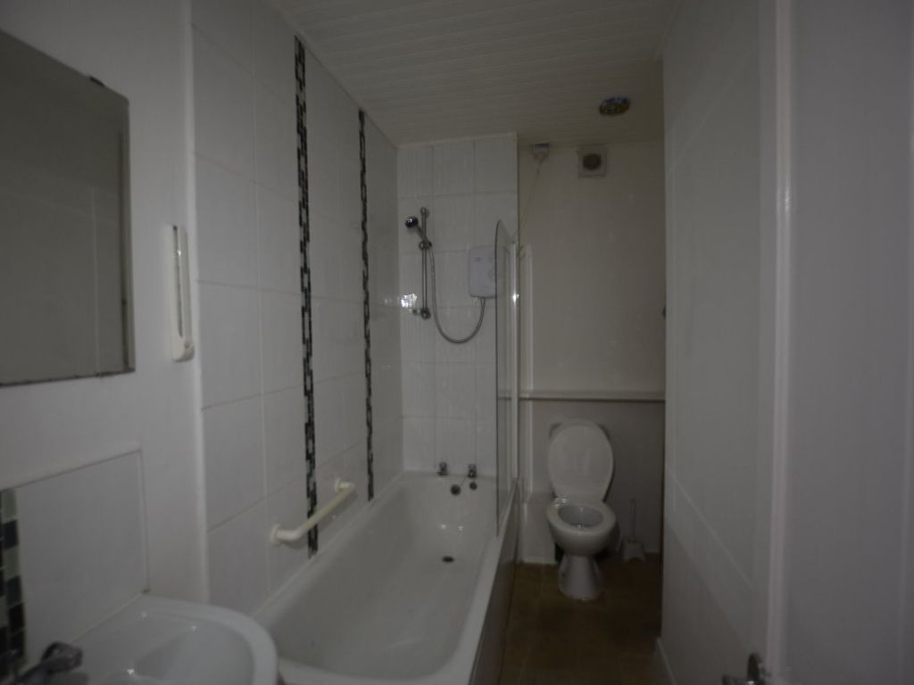 1 bed flat to rent in West Pilton Gardens, Pilton, Edinburgh EH4, £800 pcm