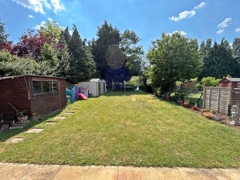 4 bed bungalow for sale in Ampthill Road, Flitwick, Bedford MK45, £500,000