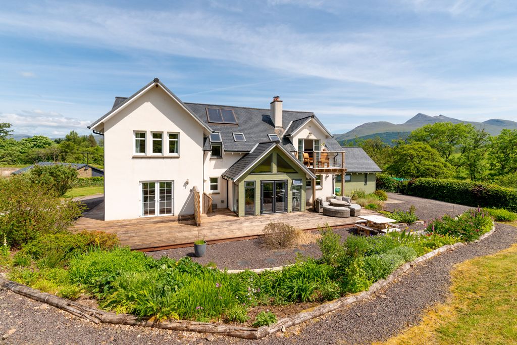 4 bed detached house for sale in Taynuilt PA35, £595,000
