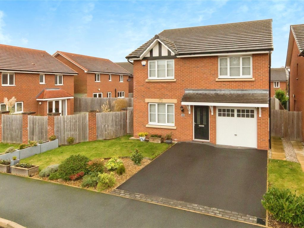 4 bed detached house for sale in Scarfell Crescent, Davenham, Northwich, Cheshire CW9, £425,000