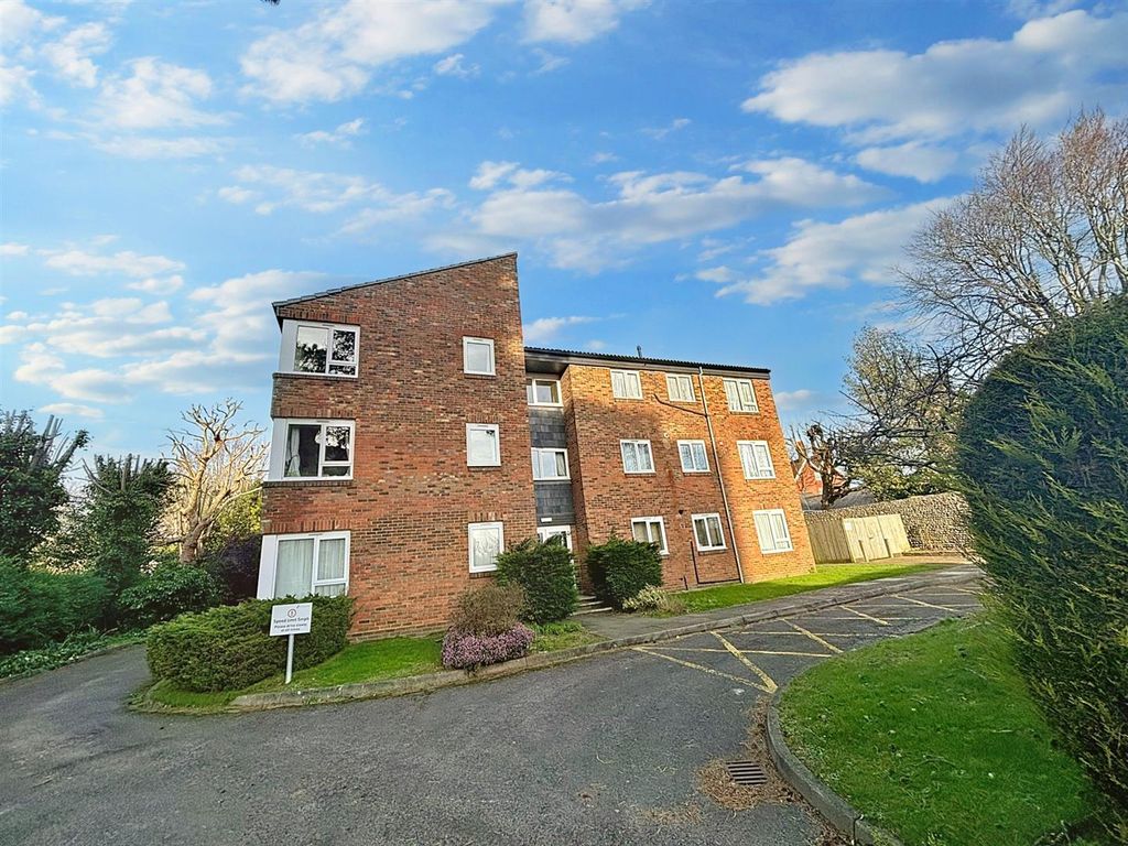 2 bed flat for sale in Meads Road, Eastbourne BN20, £229,950