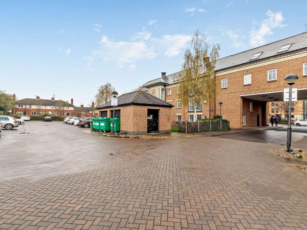 2 bed flat for sale in Heslington House, Fulford Place, Hospital Fields Road, York YO10, £240,000