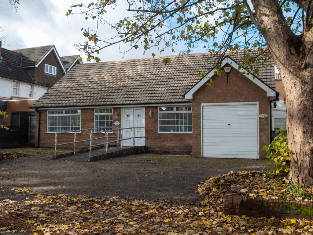 3 bed detached house for sale in Northfield Road, Kings Norton, Birmingham B30, £400,000