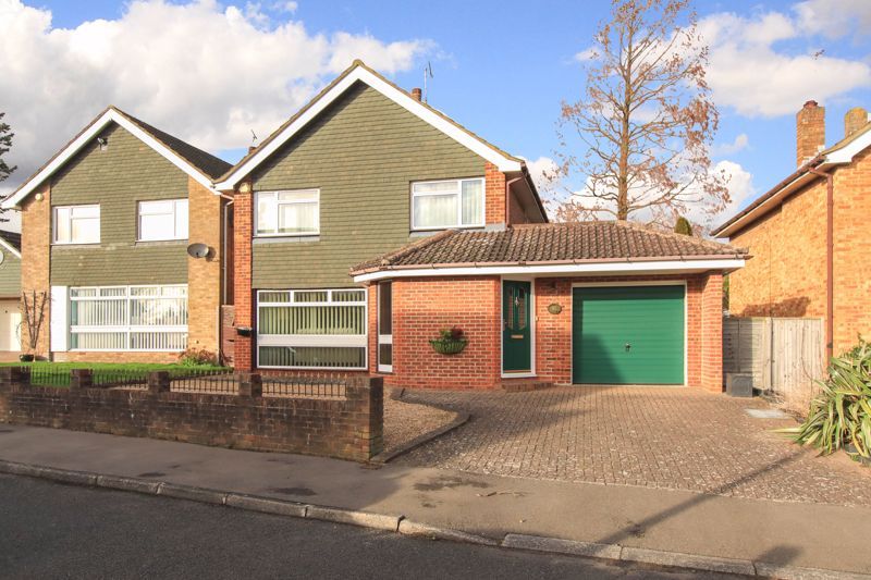 3 bed detached house for sale in Branksome Close, Hemel Hempstead HP2, £650,000