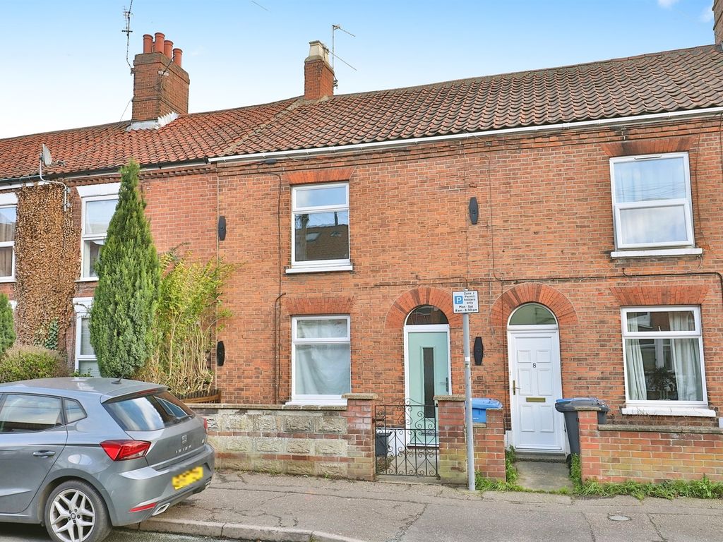 2 bed terraced house for sale in Angel Road, Norwich NR3, £240,000